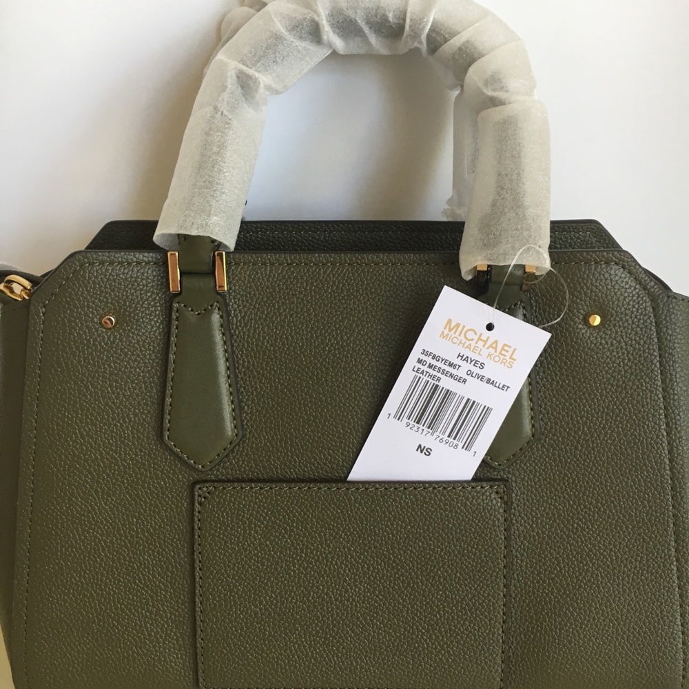 MICHAEL KORS OLIVE/BALLET MESSENGER NWT - Picture 4 of 7